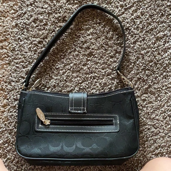 coach, hobo shoulder purse - Picture 2 of 4